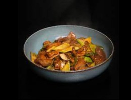 Acılı Mantarlı Dana Eti Wiht Hot Mushrooms Beef